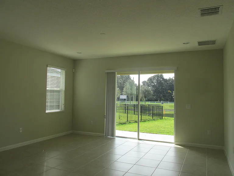 2404 Sabastian St — Photo 9