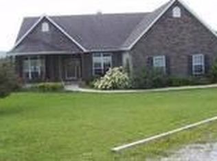 512 Oakridge Dr, Pineville, MO 64856