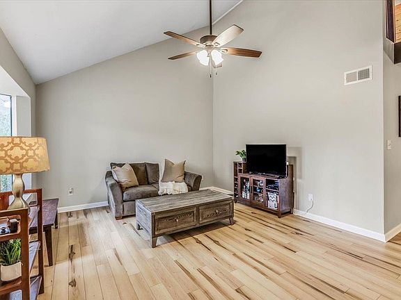 5th image of 2045 Ted Hines Dr