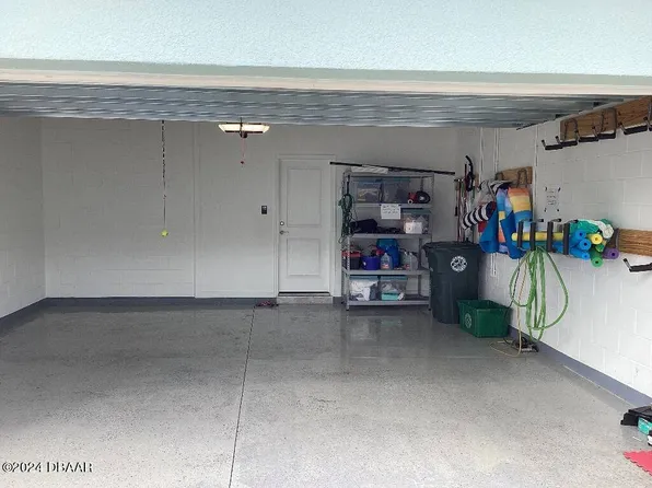 362 Parrot Ln, Daytona Beach, FL 32124