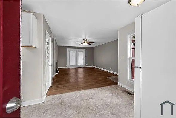 3 bed, 979 sqft, $1,650 — Photo 4