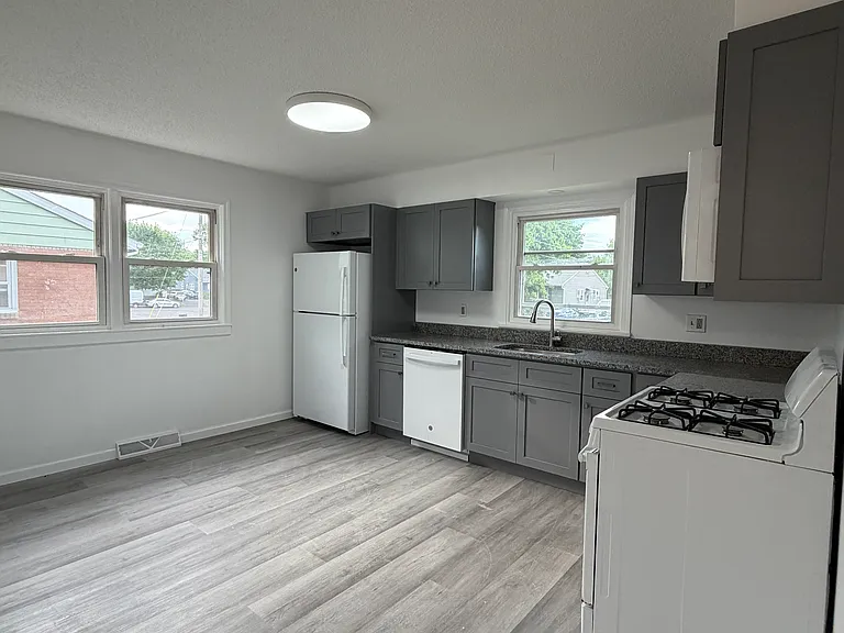 5 Saybrook Dr #B — Photo 5