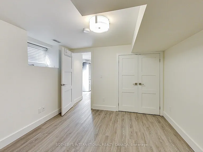 669 Euclid Ave #LOWER — Photo 17