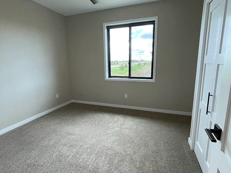 328 E Blue Bell Dr — Photo 10