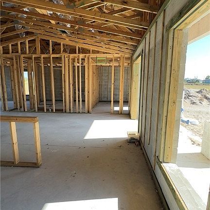 5th image of 3923 NW 38th Ln