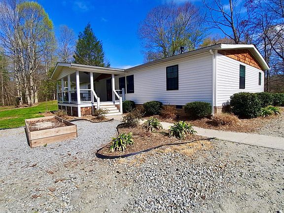 3rd image of 119 Grant Ln