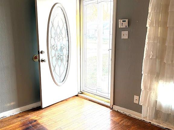 3rd image of 4745 SE 25th St