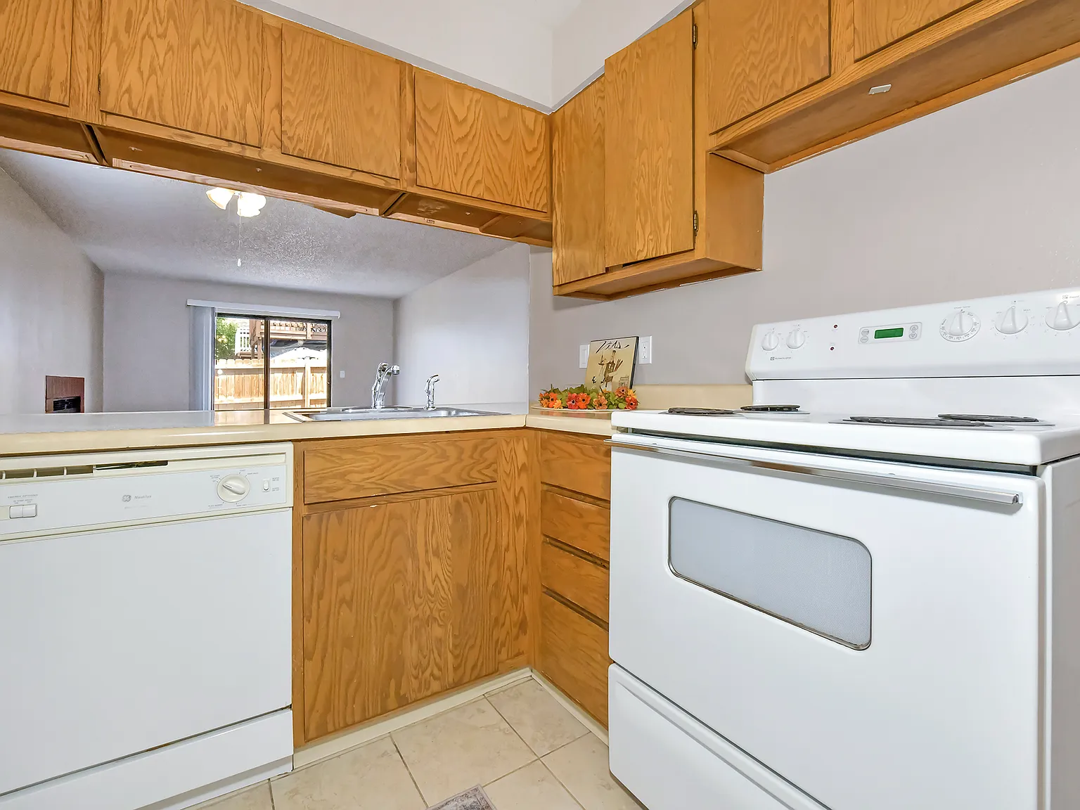 2 bed, 813 sqft, $1,450 — Photo 3