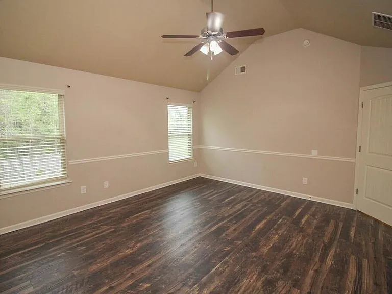 458 Lory Ln — Photo 23
