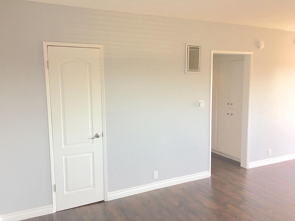 1st image of 5743 Lexington Ave #4