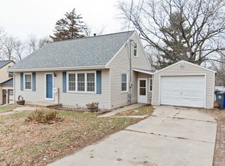 136 Hawthorne Dr SW, Cedar Rapids, IA 52404