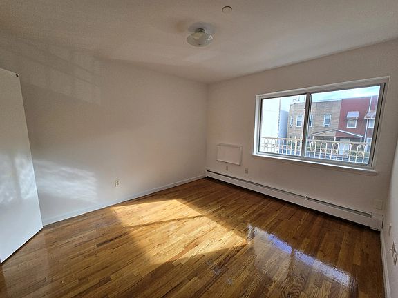 4th image of 34-14 34th St #2