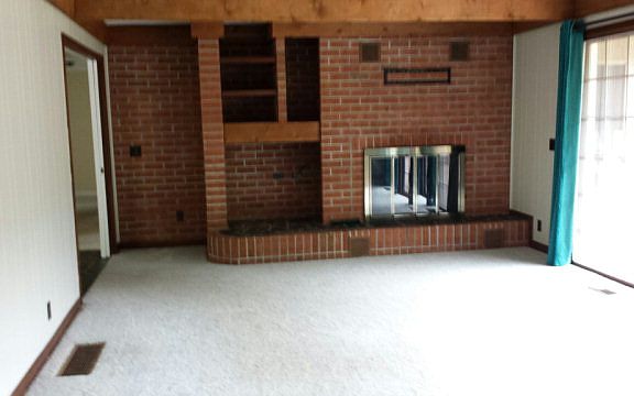 4th image of 621 Fairway St