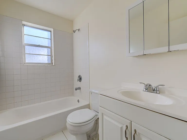 (483) 5830-44 Bermuda Rd — Photo 8