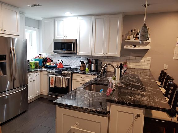 5th image of 2039 Fitzwater St #2