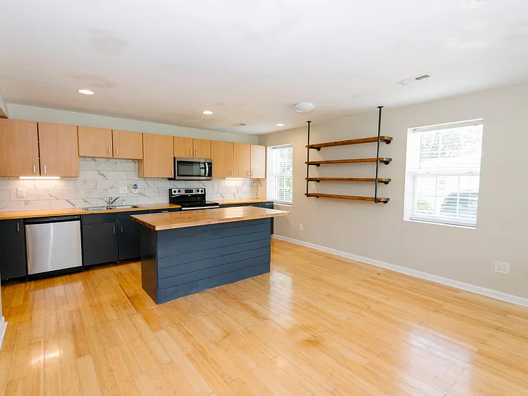 3125 Tryon Rd — Photo 2