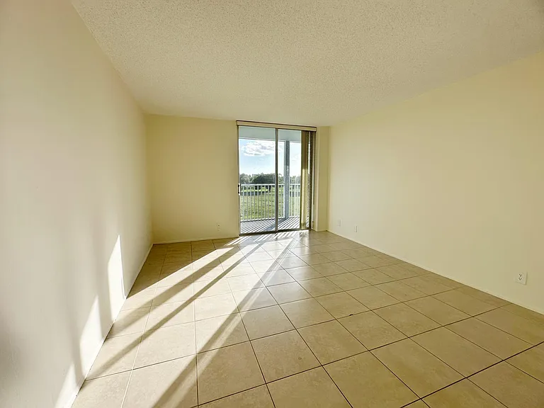 5301 NW 2nd Ave #401 — Photo 23