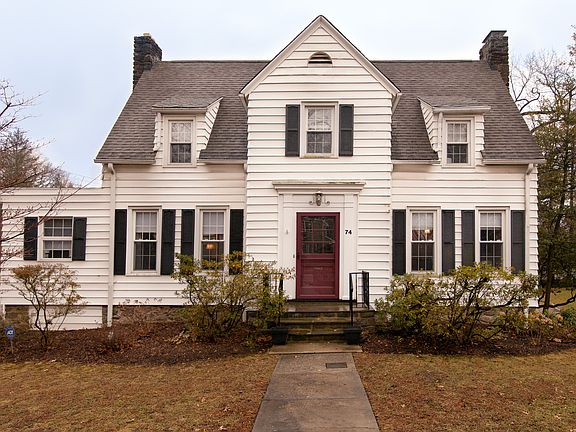Sunny Pelham Height's Colonial