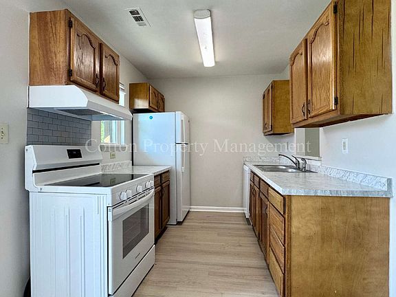 4th image of 315 S Dudley St APT 13