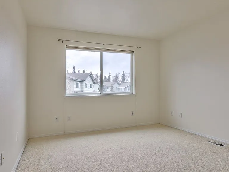 4738 Grumman St — Photo 15