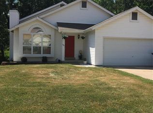 160 Hollow Creek Dr, Saint Peters, MO 63376