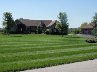 2048 River Wood Dr, Nixa, MO 65714