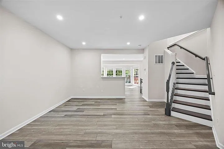 8880 Papillon Dr — Photo 3