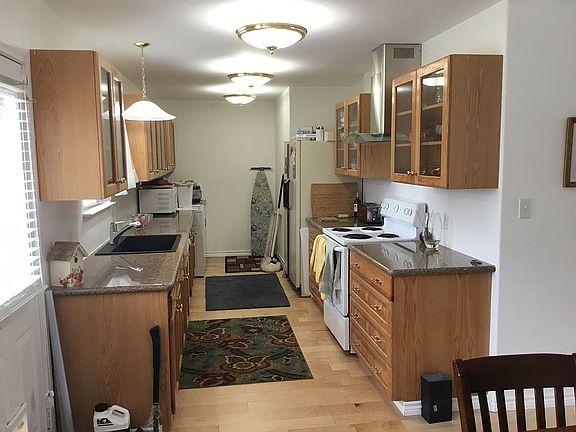 2nd image of 10648 Royal York Dr