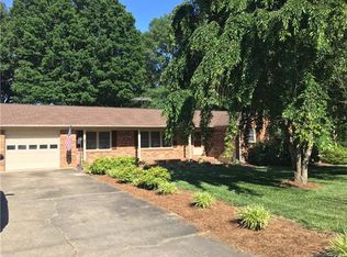 402 N Oakland St, Dallas, NC 28034