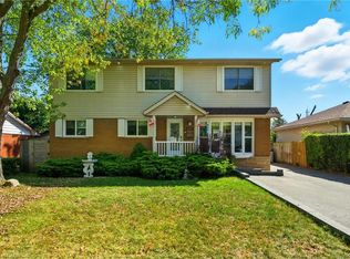 5372 Spruce Ave, Burlington, ON L7L 1N7