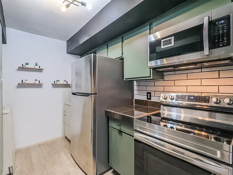 6633 W Airport Blvd #1206 — Photo 9