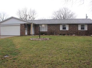 2401 N Old Towne Ln, Muncie, IN