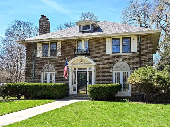 6139 Washington CIRCLE, Wauwatosa, WI 53213