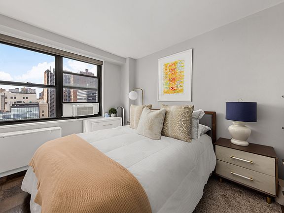 4th image of 7 E 14th St APT 19C