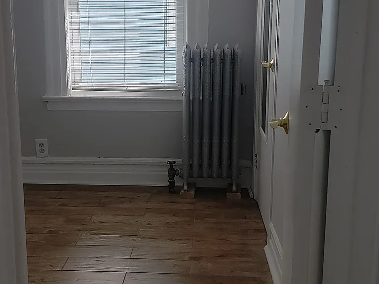 305 Woodside Ave #2 — Photo 20