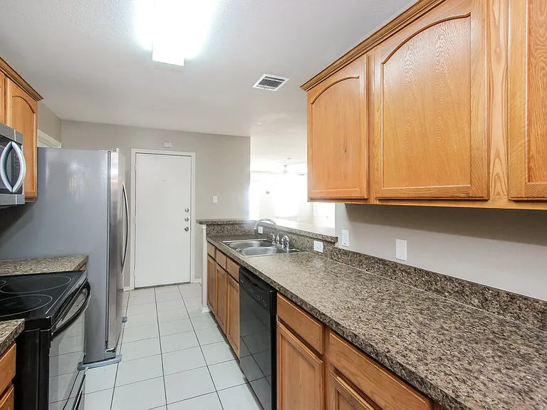 714 Nichols Dr — Photo 10