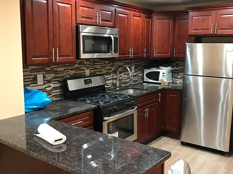 1st image of 10211 Lewis Ave #1