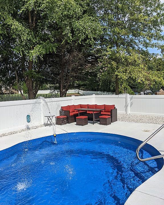 2nd image of 53 Bandcroft Dr