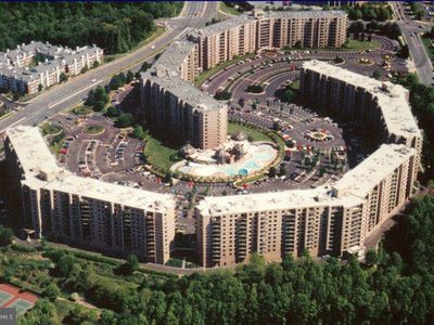 8340 Greensboro Dr APT 721, Mc Lean, VA, 22102