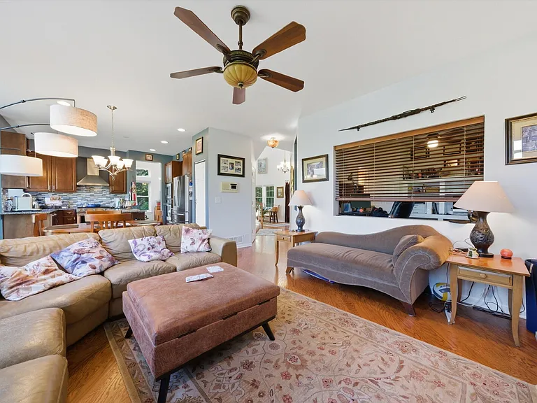 1090 Aster Ct — Photo 14