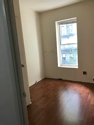 Rented by Urban Real Estate Property Group Inc | media 6