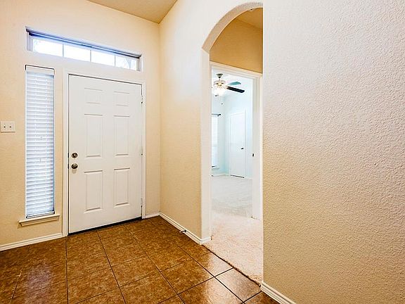 2nd image of 712 Atascosa Ave