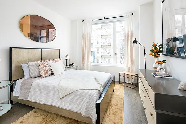 Rented by Extell Marketing Group LLC | media 14