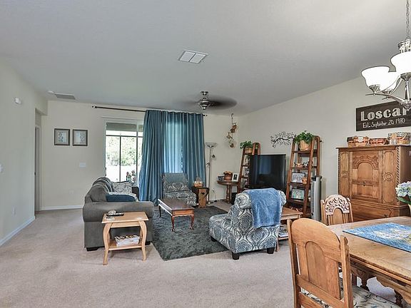 4th image of 933 Meadow Glade Dr
