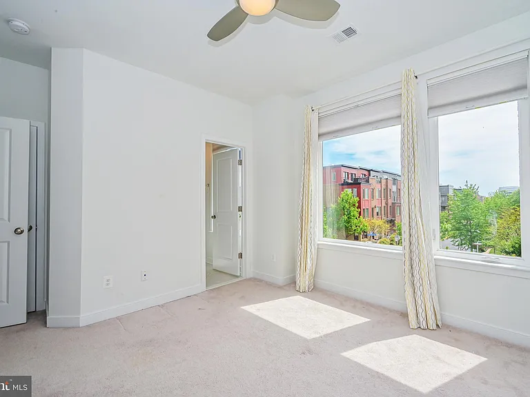 8337 Looking Glass Way — Photo 34