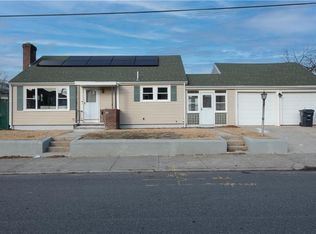 31 Utton Ave, Pawtucket, RI 02860