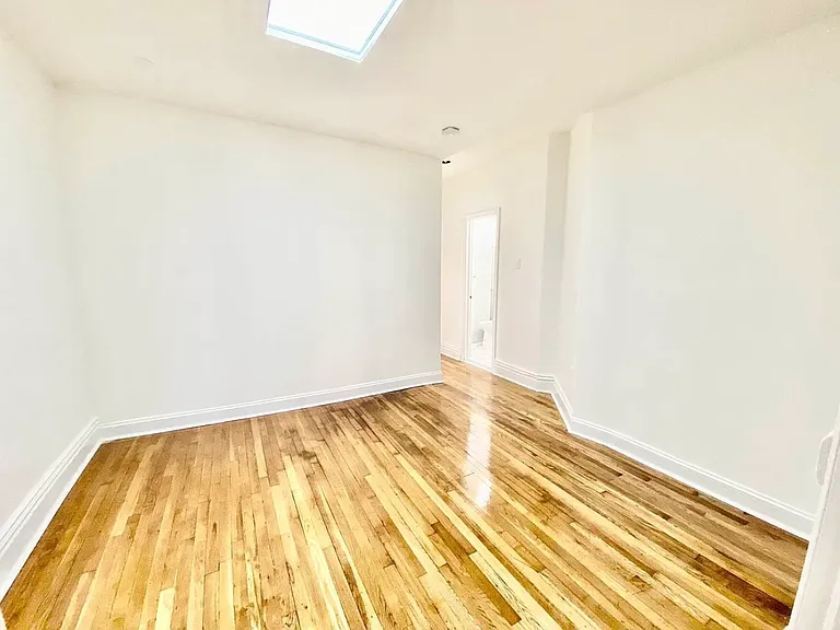 494 Hancock St #3 — Photo 6