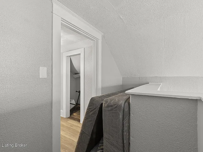 1456 Beech St — Photo 30