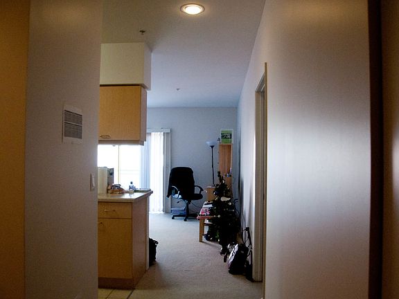 5th image of 1210 Chicago Ave #607