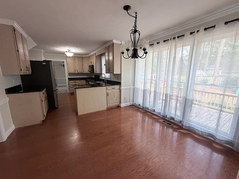 6112 Moncreiffe Rd — Photo 7